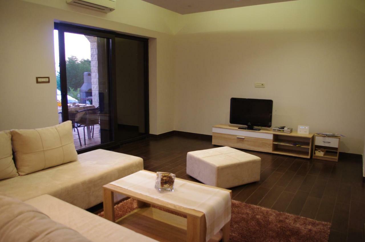Apartment Verano Njivice Extérieur photo