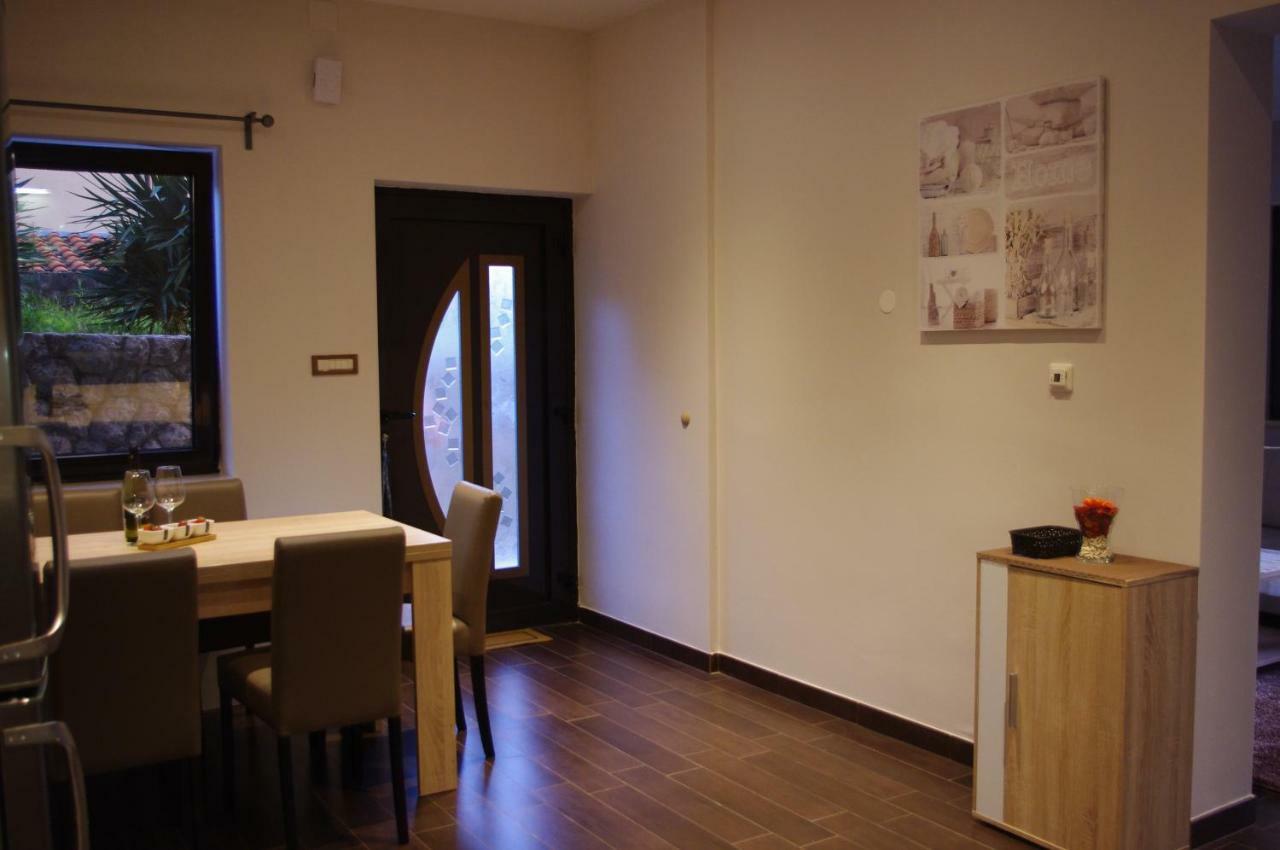 Apartment Verano Njivice Extérieur photo
